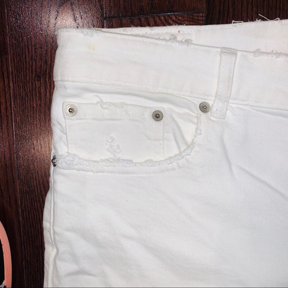 Zara Distressed White Jeans - Picture 5 of 9